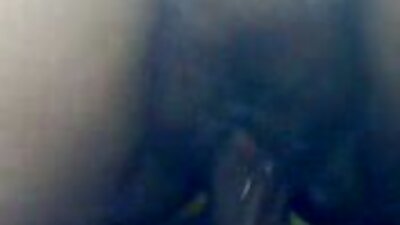 బ్లోన్దేస్ గుండు పుస్సీని నల్లని పెద్ద హార్డ్ షాఫ్ట్ ద్వారా కొట్టారు